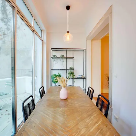 Family Comfort In Principe Real Ac And Parking