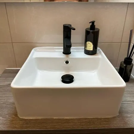 Family Comfort In Principe Real Ac And Parking Lisbon