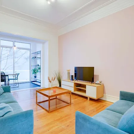 Family Comfort In Principe Real Ac And Parking